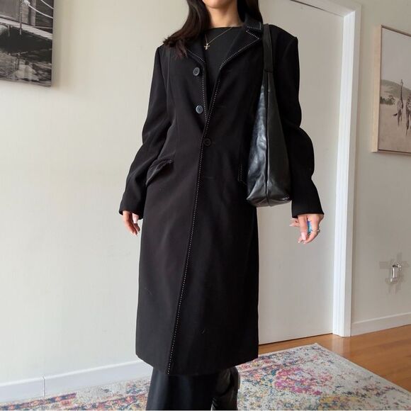 Vintage Black Minimalist sophisticated long Overcoat - Picture 6 of 9